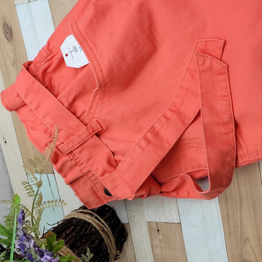 TIME AND TRU BELTED ELASTIC WAIST CORAL SHORTS